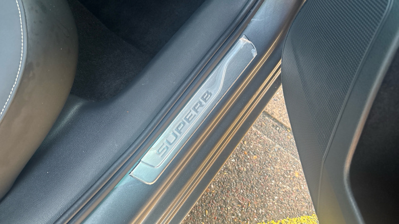 Skoda Superb 1.4 TSI iV SE Technology DSG 5dr Estate